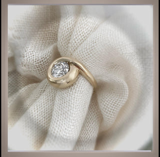 2.20  Ct  Round Perch Ring - Bezel Set Diamond  Engagement Ring VVS2  *IGI Certified  *** By Chelsea Leigh and Company