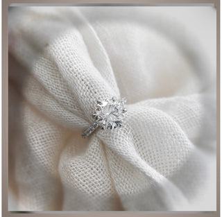 On SALE ****3.05 Carat Brilliant Cut Round Diamond Solitaire Engagement Ring VS1   *** By Chelsea Leigh and Company