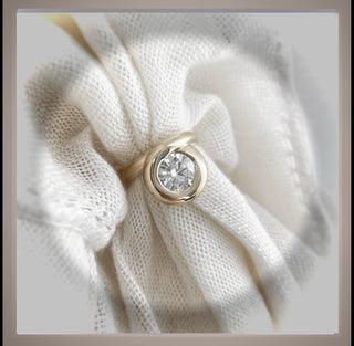 2.20  Ct  Round Perch Ring - Bezel Set Diamond  Engagement Ring VVS2  *IGI Certified  *** By Chelsea Leigh and Company