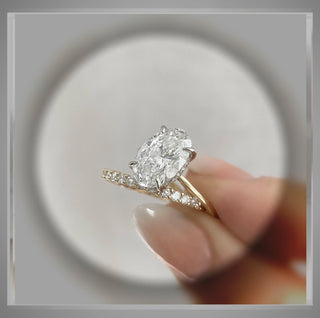 On SALE *** 3.20 Ct  Brilliant Cut Oval Diamond Solitaire Engagement Ring VVS2 D  *** By Chelsea Leigh and Company